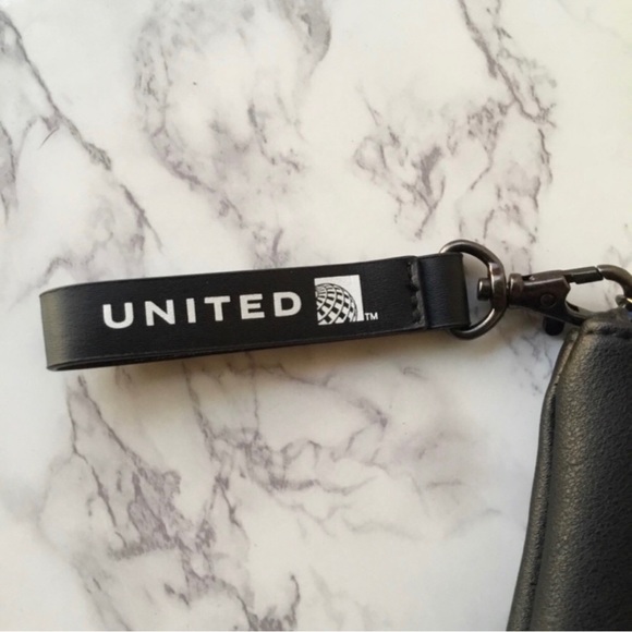 Star Wars travel toiletry or accessory bag the zipper pull also a keychain new - Picture 4 of 6